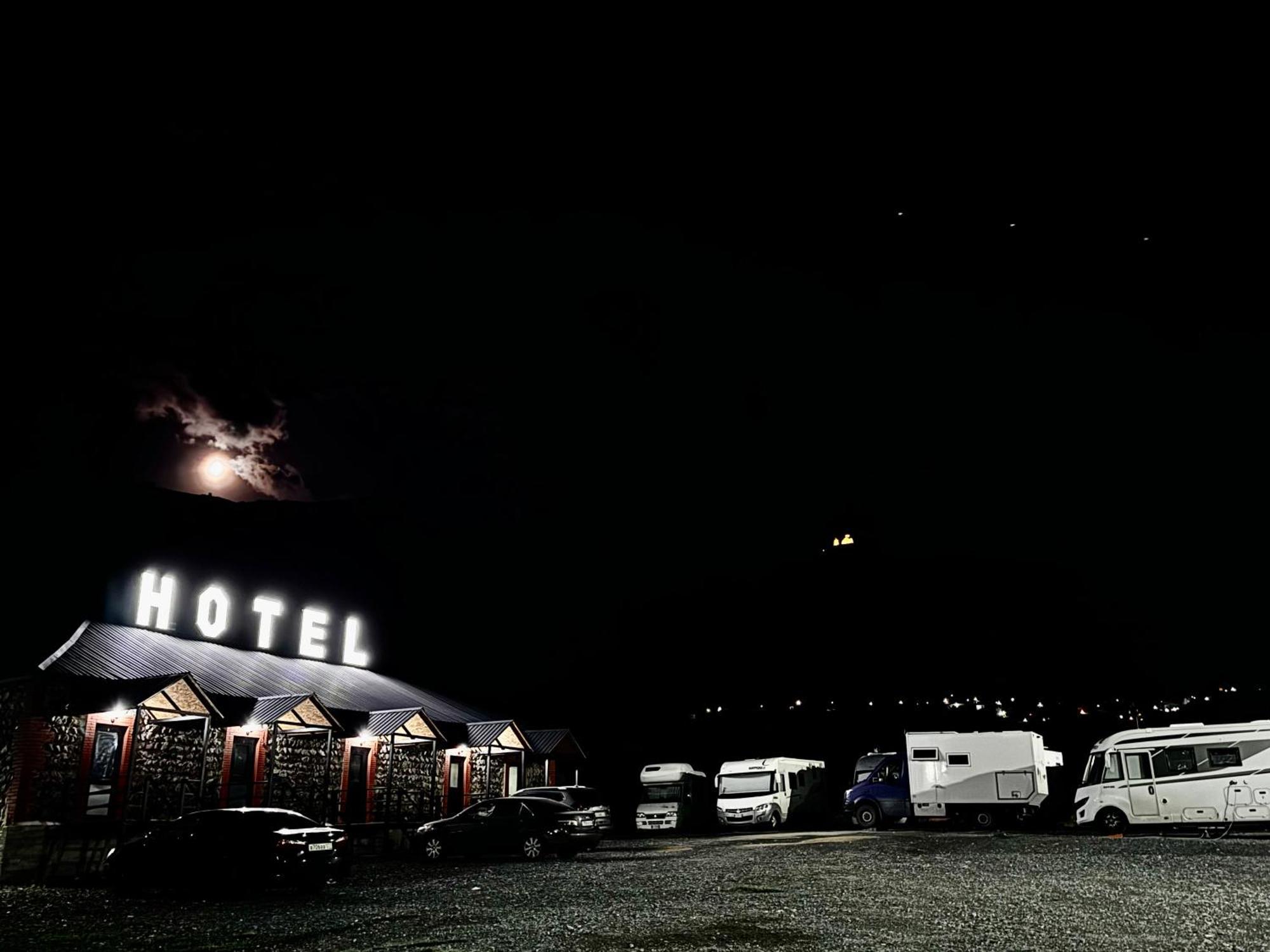 Hotel Pavilion Garden Kazbegi Eksteriør billede