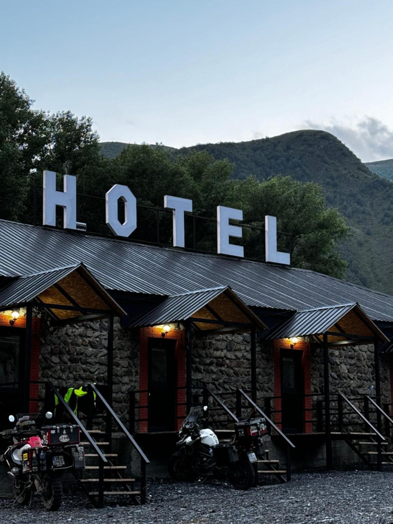 Hotel Pavilion Garden Kazbegi Eksteriør billede