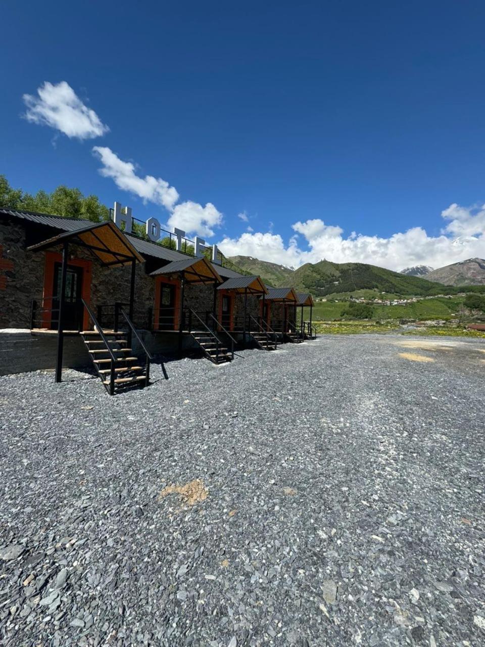 Hotel Pavilion Garden Kazbegi Eksteriør billede